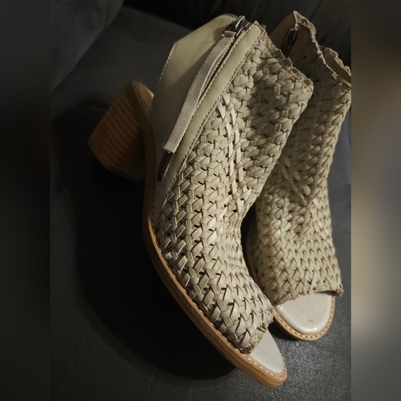 SAM EDELMAN Cooper Beige Leather Woven Block Heel Peep Toe Booties Sz8.5 - Picture 9 of 9